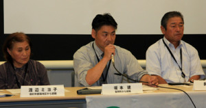 会見で発言した東電原発事故による避難者=2日、都内で