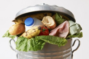世界で出る食品ロスの量は、 飢餓に苦しむ8億人の食糧分を超える (C)U.S. Department of Agriculture