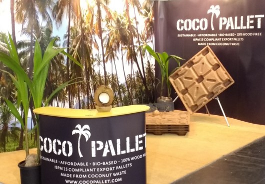 ココナッツの殻でできた輸送用パレット(C)CocoPallet