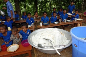 飲食店予約アプリで途上国の給食支援