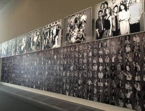 LGBT(性的マイノリティ)1000人の写真展「OUT IN JAPAN」の様子