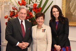 現役女性首相の妊娠を歓迎するNZの多様性社会