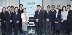 持続可能なパーム油の調達へ、18団体が結集
