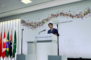 安倍首相、G20で「日本のプラごみ大量流出は誤解」