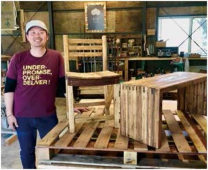廃棄予定の木製パレットがこだわり家具に