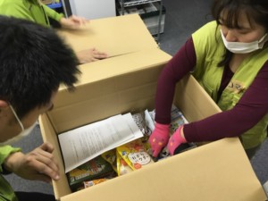 新型コロナ休校でひとり親家庭の半数「収入減る」