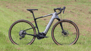 「これはハマる」Eバイクでスポーツライド