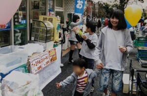 「午前0時過ぎ、7歳の私は姉と家を出た」（2/4）