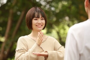 「手話言語デー」に考えたい日本のマイノリティ言語