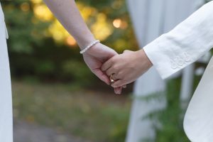 なぜ今? 同性婚と異人種婚を保障する米結婚尊重法が成立