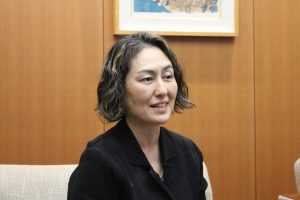 脱炭素で煮え切らない日本、国際社会から厳しい視線