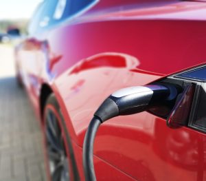 日米独の完成車メーカー6社の中国シェア、30年に最大半減も