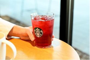 スタバ、環境配慮店への「店長留学」で店内リユース率高める