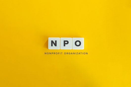 社会課題を解決する主体としてNPOに期待が高まる一方で、「あやしい」といったイメージも根強い