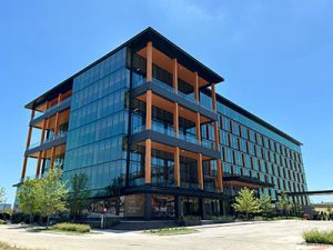 住林などが米で木造7階建てビル、従来より2600tのCO2削減