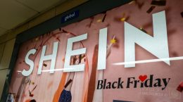 アニエス・ベーが仏大手百貨店から撤退、SHEIN出店に抗議