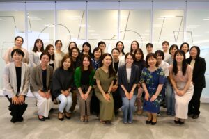 女性リーダーの成長支援をアデコ、イオンら8社で