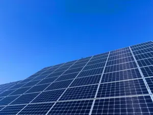 世界の再エネ発電量が初めて石炭を抜く、主役は中国とインド