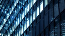 「1.5℃目標」は困難に、脱炭素で成長を描けるか