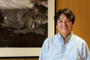 なぜノースフェイスのアウターは黒いのか、隠された戦略とは