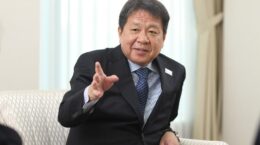 三菱UFJ銀行会長「三振しても良いから打席に立とう」