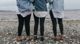 国内の気候災害による避難経験、10代の6割が「進路に影響」