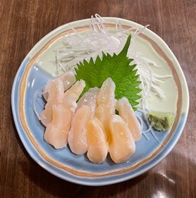 希少なアコヤ貝の貝柱。しっかりした歯ごたえと、甘い旨味に優れた逸品だ