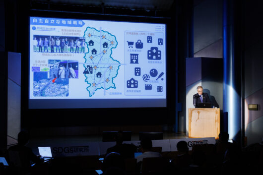 地域経済の循環について話す岡山県真庭市の太田昇市長