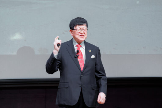 千葉商科大学の笹谷秀光客員教授は、SDGsは「これからが本番」と話す