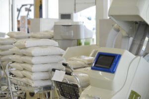 なぜ貴重なコメを精米後1カ月強で売り場から撤去するのか