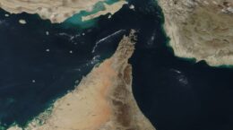 ホルムズ海峡封鎖: 世界一中東に石油を依存する日本の今後は