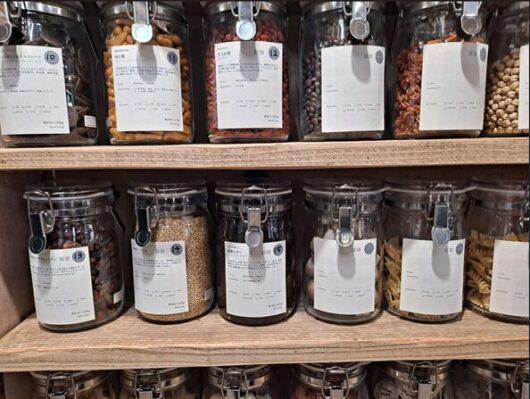 豆類やお菓子など、多様な商品の展開が可能だ