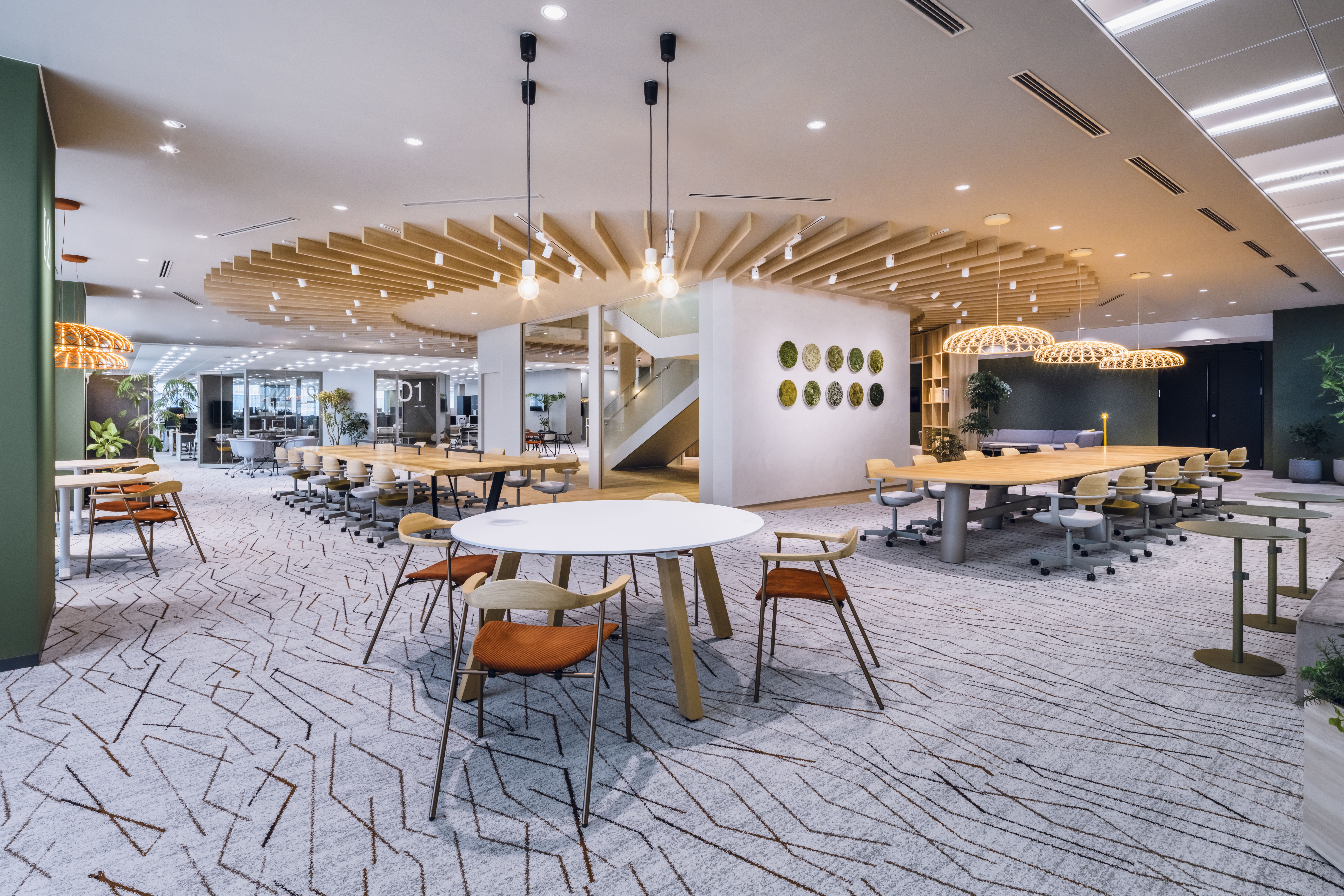 イトーキ: オフィスは働くだけでなく「交流」や「癒し」も