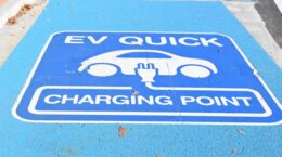 インドネシアでのニッケル採掘、森林破壊や人権リスクを投資家が問題視