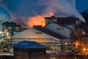 日鉄の米製鉄所改修に地域は反発、「グリーン投資こそ好機」との調査も