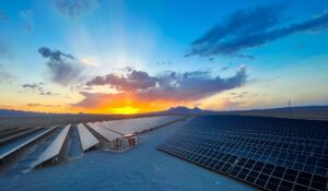 太陽光パネルの大量廃棄は避けられる：リサイクルに必要な3つのポイントとは