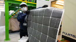 エディオンが太陽光パネルのリサイクル工場、売って終わりにしない