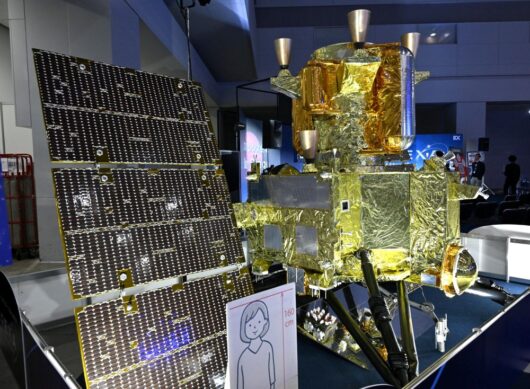 シャープ、竹中工務店、九大発ベンチャー: 宇宙産業に得意の技術で挑む