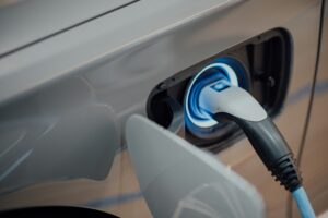 世界の自動車販売の4台に1台がEVに: 日本にいると分からない世界のEV