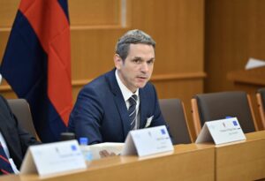 米政権のICC制裁「赤根所長にとどまらないおそれ」と慶大オステン教授