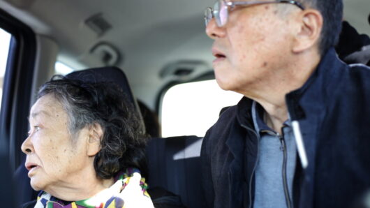 性暴力サバイバーと男性監督が自らの傷に対峙した映画『魂のきせき』